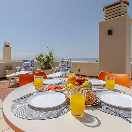 Benal Deluxe With Panoramic Sea Views 公寓